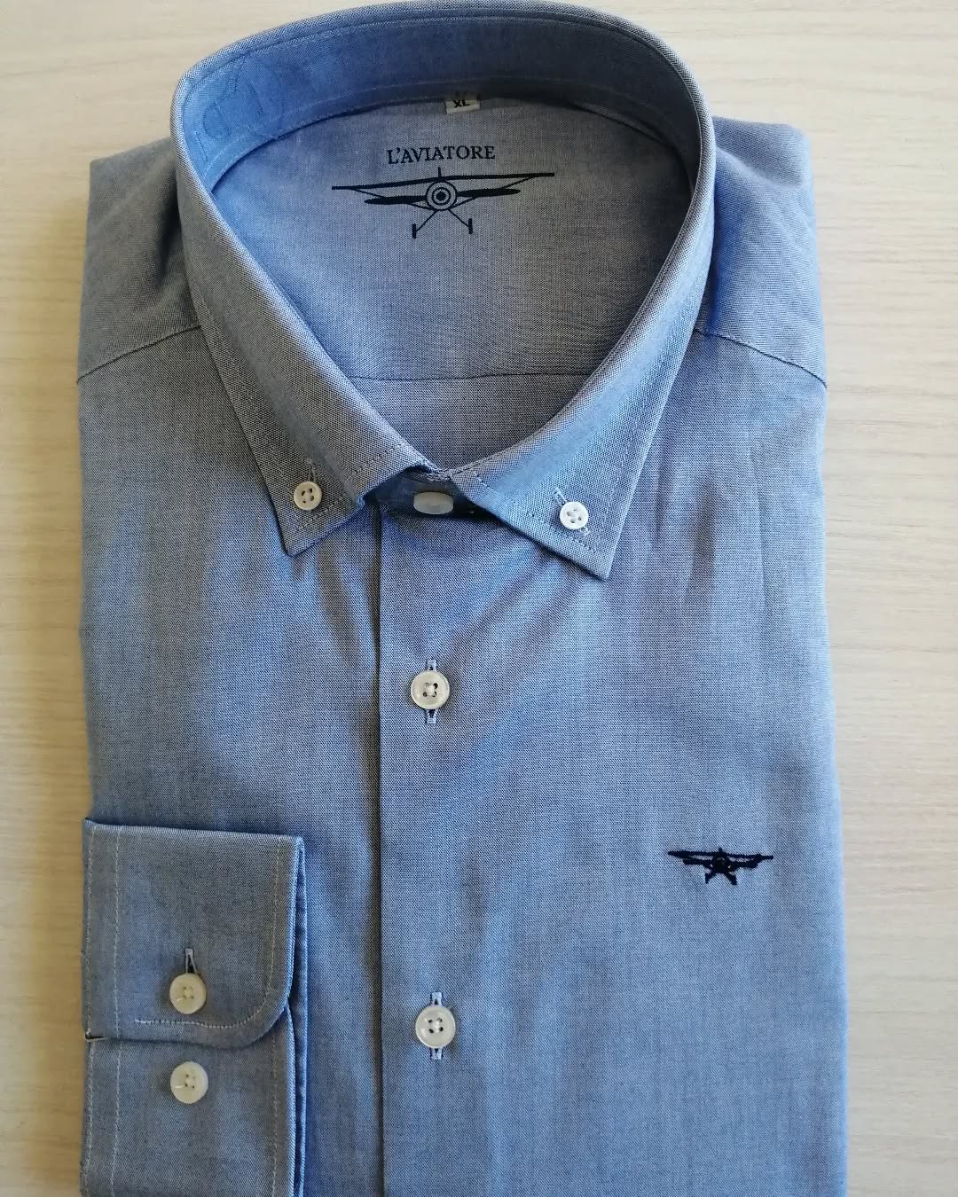 Camisa oxford azul intermedio